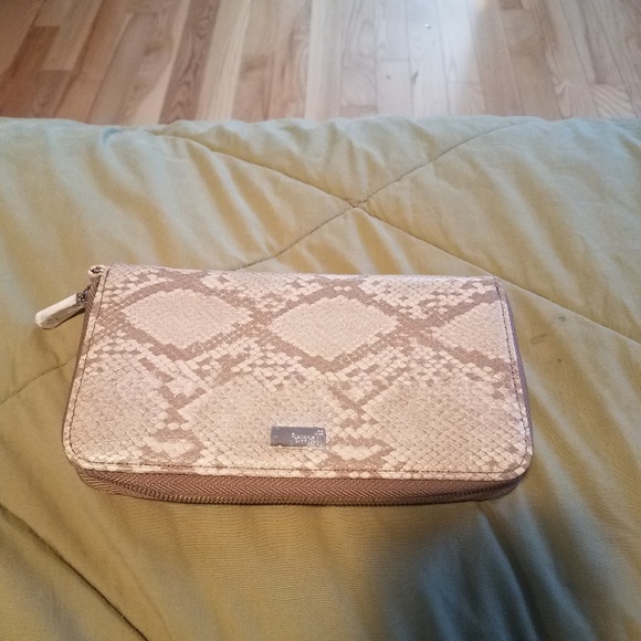 Thirty-One Wallet - Picture 2 of 3